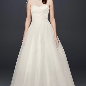 Wedding dress bridal size 8 (street size 2 or 4)